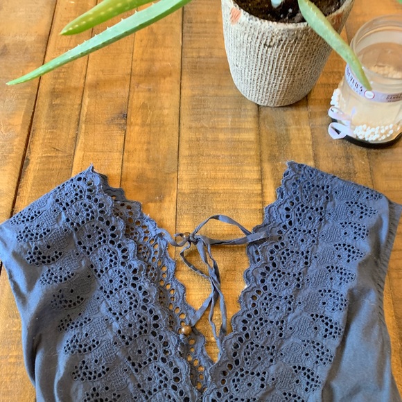 ✨adorable linen top with crochet detail✨ - Picture 2 of 2